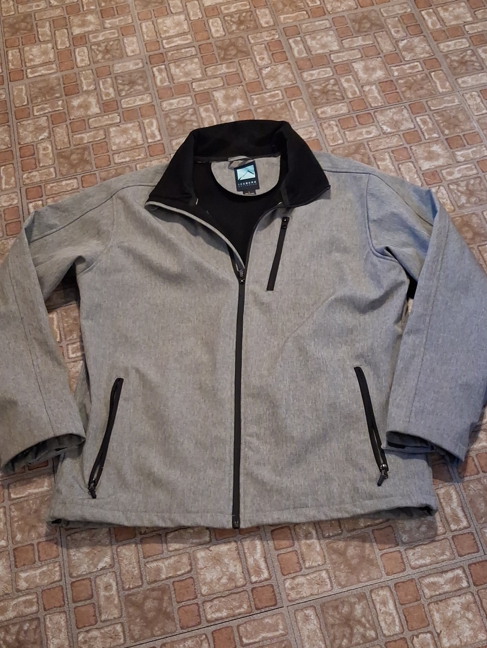 Iceberg Light Gray Jacket with Black Trim Ski Jacket Size Large